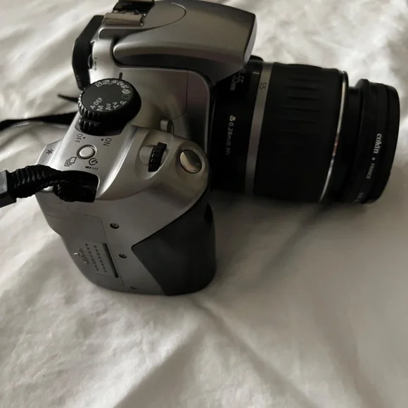 CANON EOS - Digital Rebel DS6041 DSLR Camera W/ Lens / 6.3 Megapixel - Picture 3 of 16